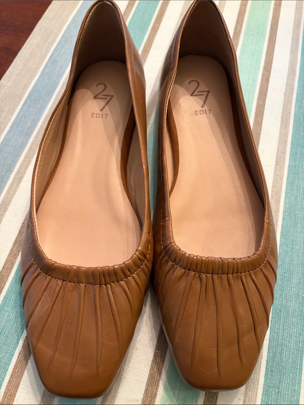 27 EDIT Women's Brown Leather Ballet Flats. 8.5 M